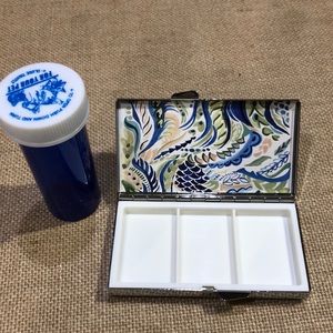 Punch Studio Divided Pill Keeper NWT